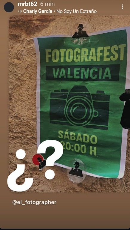 Historia de Instagram: cartel de Fotografest Valencia con pegatinas del fotógrafo